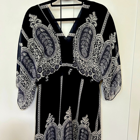 Beautiful summer dress- size small/medium - Picture 1 of 4